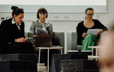 Utrinki s pogovora Hiša za goste: Trajnostno gledališče – izziv našega časa <em>Foto: Maša Pirc</em>