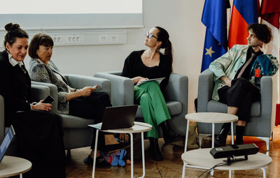 Utrinki s pogovora Hiša za goste: Trajnostno gledališče – izziv našega časa <em>Foto: Maša Pirc</em>