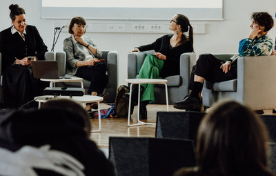 Utrinki s pogovora Hiša za goste: Trajnostno gledališče – izziv našega časa <em>Foto: Maša Pirc</em>