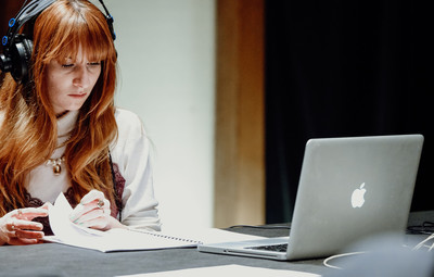 Utrinki z intermedijske raziskave Od koncepta do uprizoritvenega besedila <em>Foto: Maša Pirc</em>