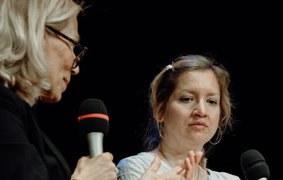 Utrinki z žive izvedbe radijske igre Tjaše Mislej Prva beseda je mama – 4. del: Ksenija