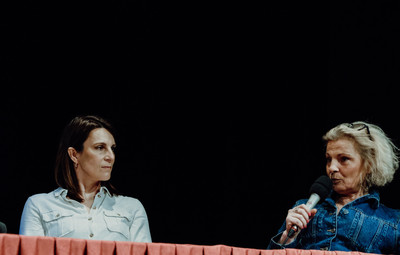 Utrinki z žive izvedbe radijske igre Tjaše Mislej Prva beseda je mama – 4. del: Ksenija