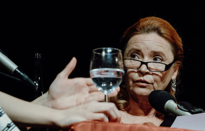 Utrinki z žive izvedbe radijske igre Tjaše Mislej Prva beseda je mama – 4. del: Ksenija