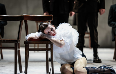 Lucija Harum v uprizoritvi Pet kraljev: K psihopatologiji neke monarhije <em>Foto: Aljoša Rebolj / SLG Celje </em>